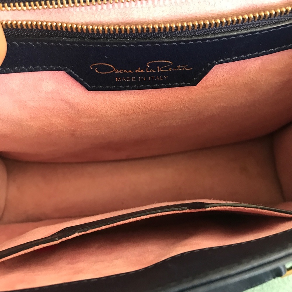 Oscar de la Renta
Large Madison Crossbody bag - Picture 6 of 8